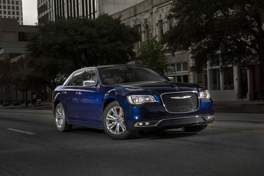  Chrysler 300C 2015 года  (фото 1 из 14)
